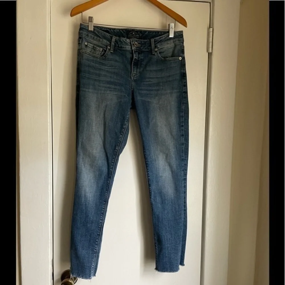 Lucky Brand Cropped Blue Jeans‎ size 8/29